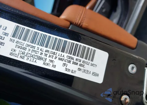 2013 Jeep Grand Cherokee Overland z USA, uszkodzony, nr VIN 1C4RJECG4DC588418